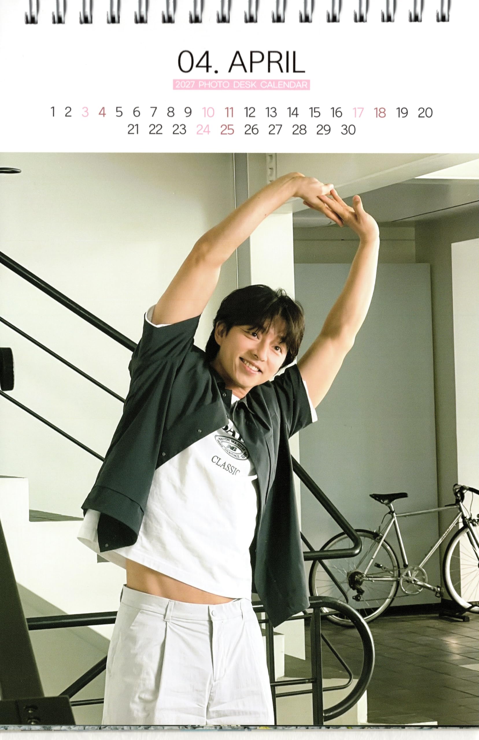Amazon | コン・ユ GONG YOO コンユ グッズ 卓上 カレンダー (写真集